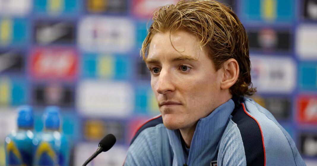 Gordon Questions England’s Spanish Approach